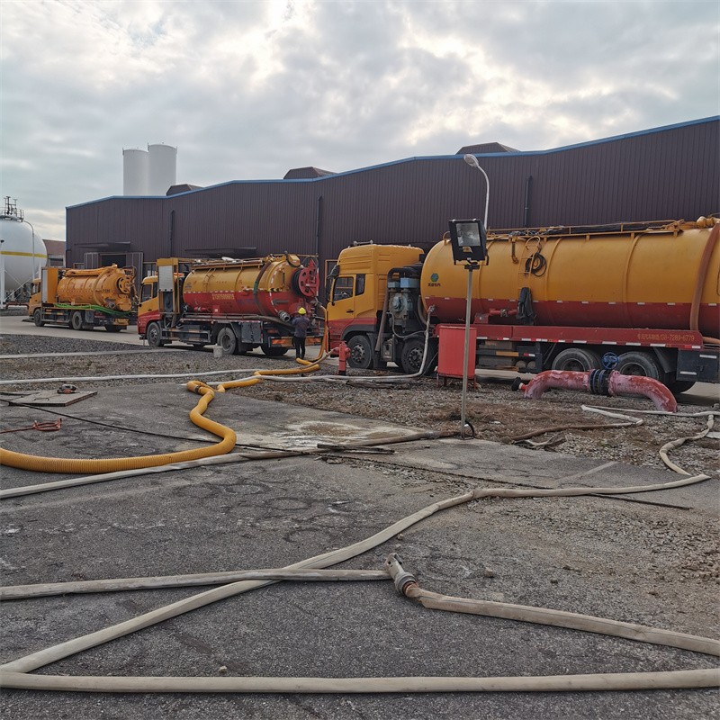 柳南污水池清理