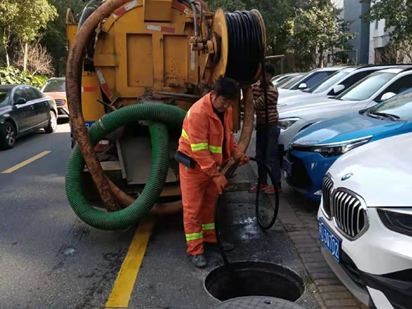 柳南排污管道清淤